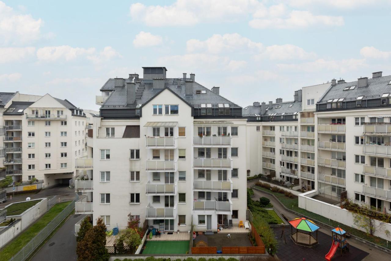 Metro Kabaty Lovely Studio Apartment By Noclegi Renters Warsaw Exterior photo